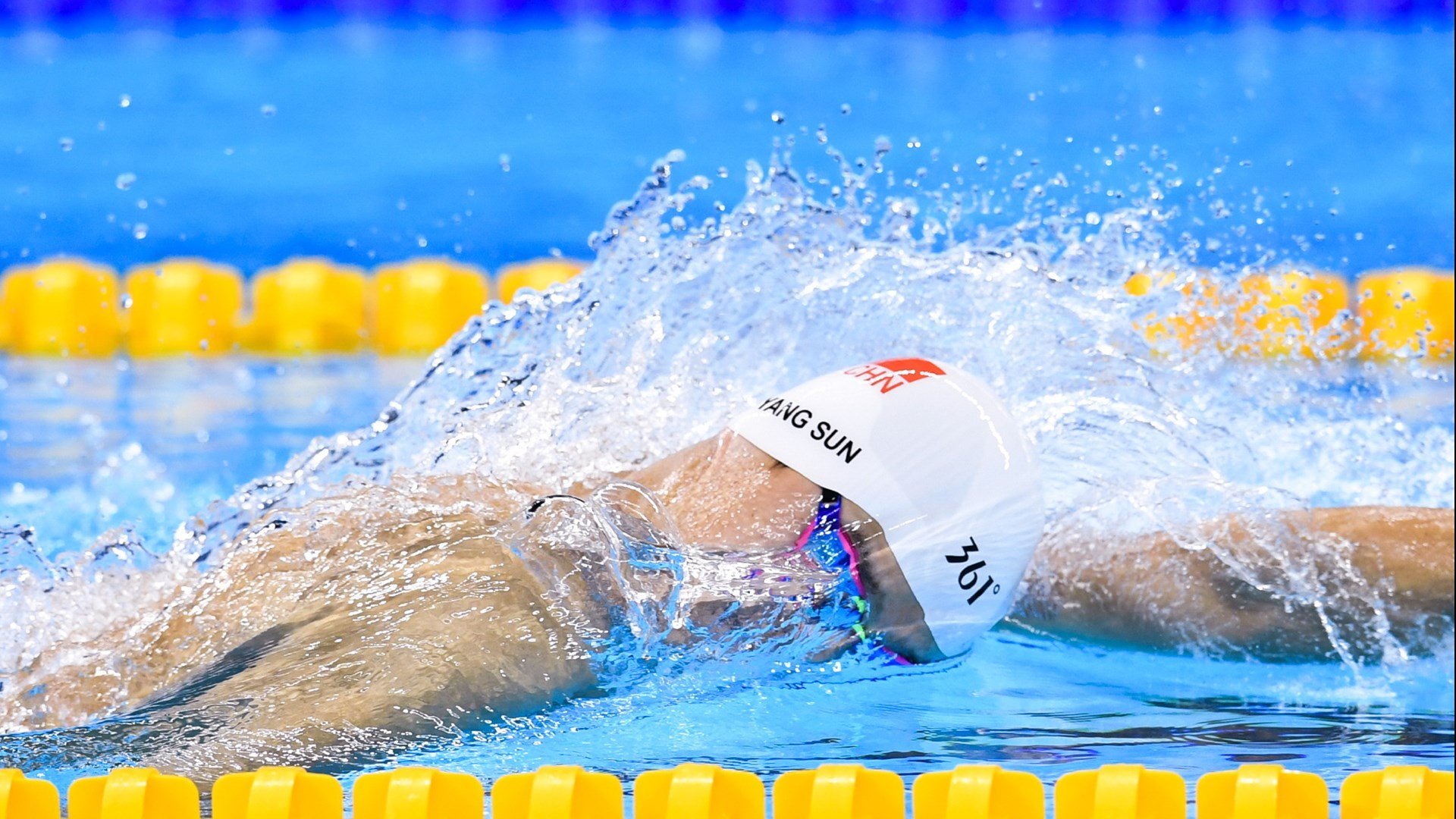 广东队粉碎步行者，马克西成为关键先生